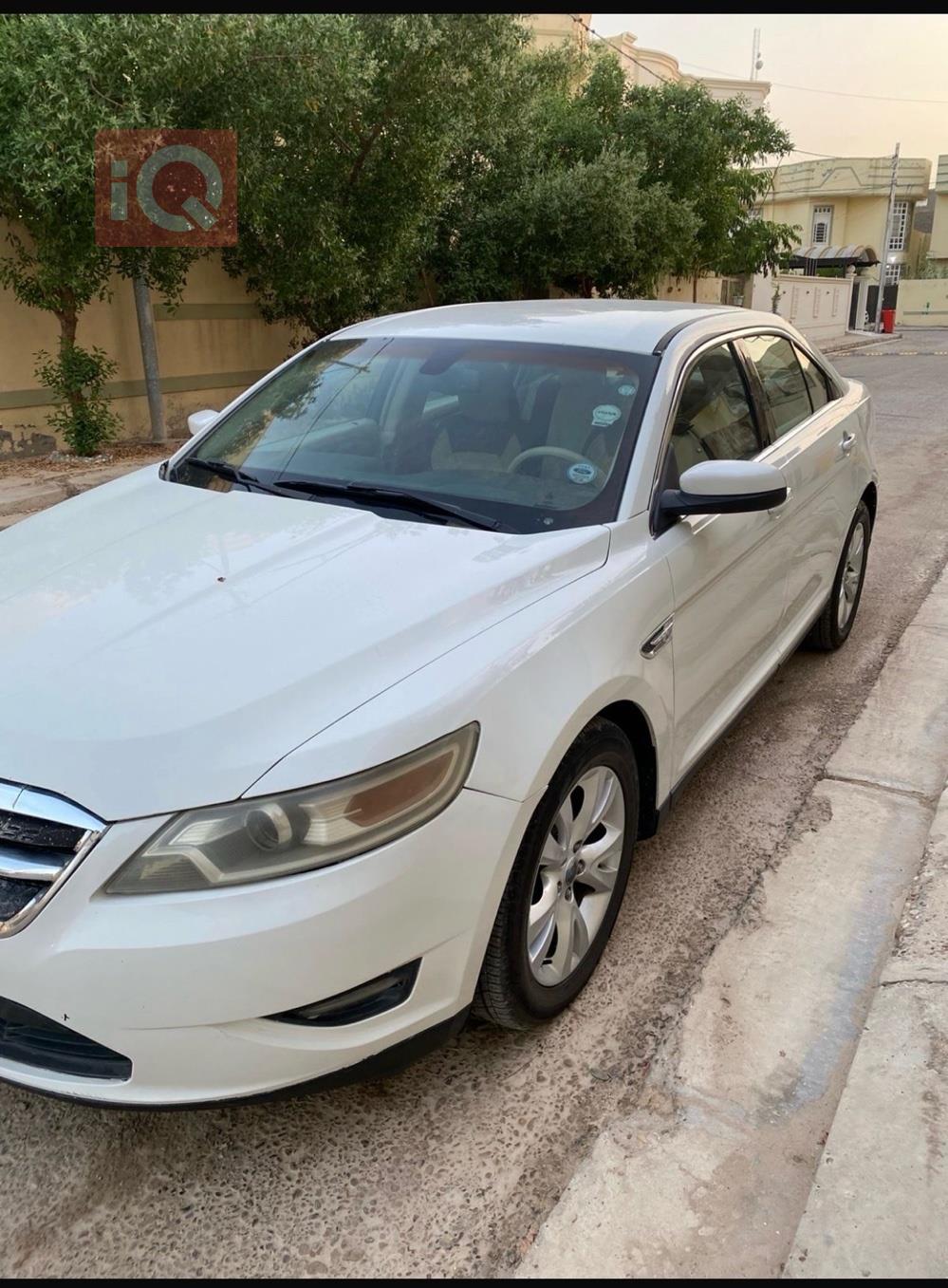 Ford Taurus